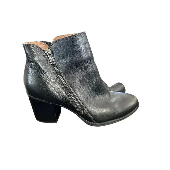 Sofft Women's Wera Boot Black Leather Block Elegant Comfy Heel Bootie Size 9 - Picture 1 of 8